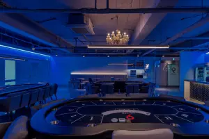 인더스트리얼 감성의 프리미엄 홀덤라운지 인테리어